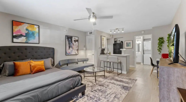 Апартаменты Cozy Efficiency Studios Close to Downtown and Domain