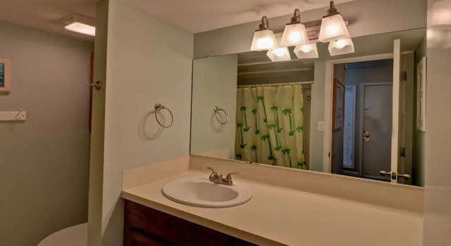 Номер Standard Gulfpoint 1303 2 Bedroom Condo by RedAwning