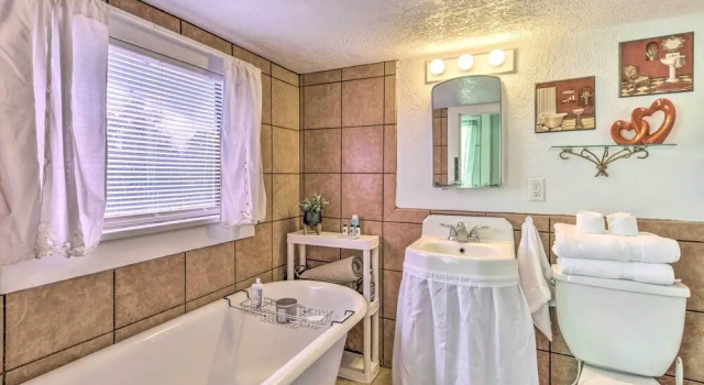 Апартаменты Crescent City Apartment w/ Easy Lake Access!