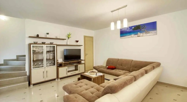 Luxury Vila compelx Aurora-Mar with 2 pools and 8 bedrooms, 200m from the beach