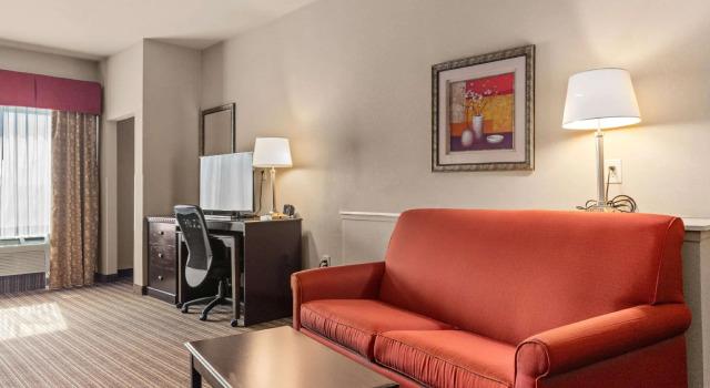 Четырёхместный номер Standard Portland Inn & Suites