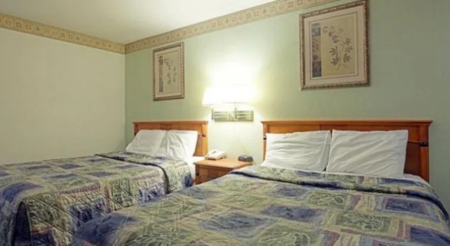 Americas Best Value Inn & Suites Woodland, Забронировать Отель Вудленд штат Калифорния, рядом с Музей бензозаправочных станций Reiff