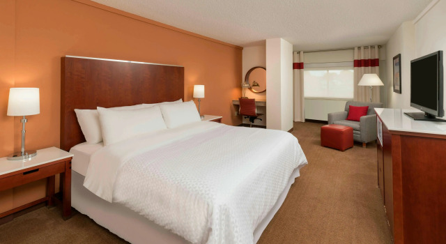 Four Points by Sheraton Boston Logan Airport, Varaa Hotelli Hotellit New England uima-altaalla, Uima-allas