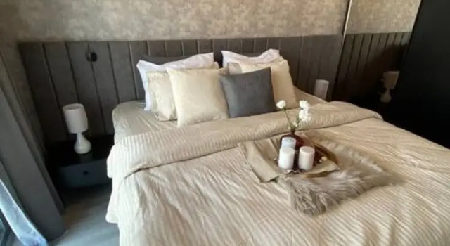 1 1 Balcony Deluxe Apart - Near Mall of Istanbul, Varaa Hotelli Hotellit Marmara-alue pysäköinnillä, Pysäköinti