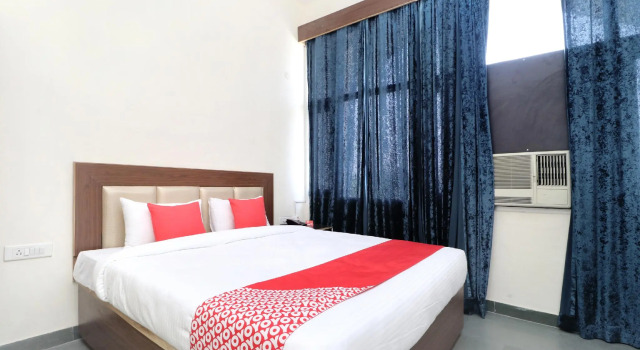 OYO 12683 The Amsons, Book Hotel Ludhiana Punjab
