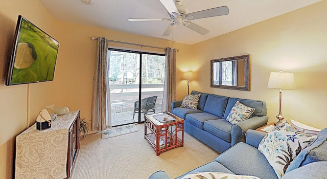 New Listing! Ground-floor W/ Pools, Tennis 2 Bedroom Villa, Забронировать Вилла Хилтон-Хед-Айленд Lowcountry, рядом с Прибрежный парк Folly Field Beach Park