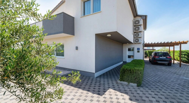 Amazing Home in Debeljak with Outdoor Swimming Pool, Hot Tub & 4 Bedrooms