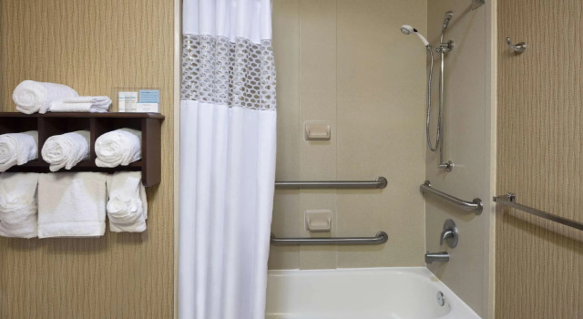 Четырёхместный номер Standard Hampton Inn West Palm Beach Central Airport