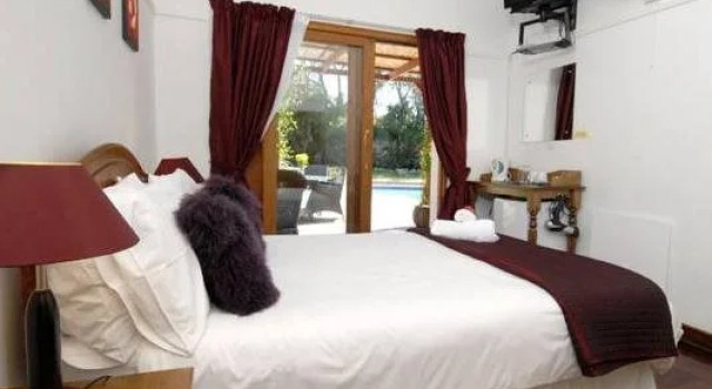 Eltham Lodge, Boek Hotel Port Elizabeth Central 