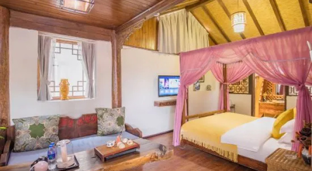 Люкс Deluxe Fenghe Lijiang Inn