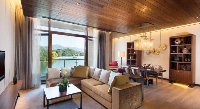 Люкс с видом на озеро Yanqi Hotel, Managed by Kempinski