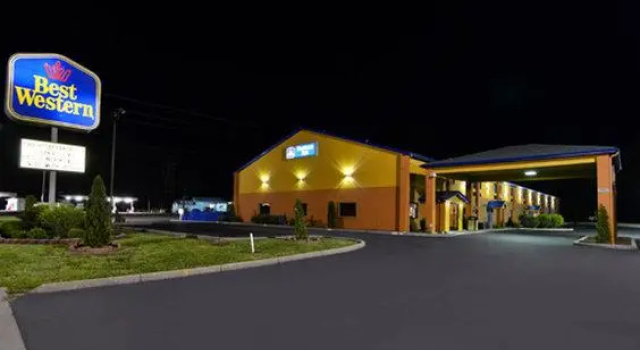 Кровать в общем номере Best Western Paducah Inn