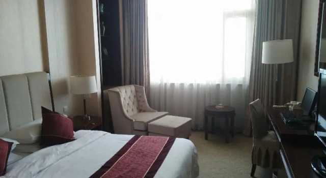 Люкс Qingdao Furunge Hotel