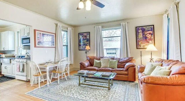 Апартаменты Lovely Elkhart Lake Apartment - Walk to Town!