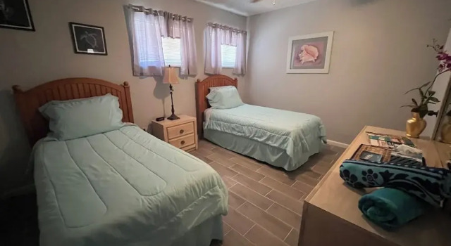 Surfside Suites, Varaa Huoneisto Hotellit Space Coast pysäköinnillä, Pysäköinti