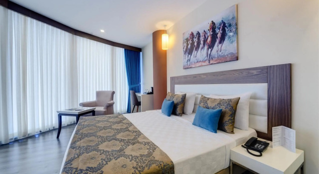 Forum Suite Hotel