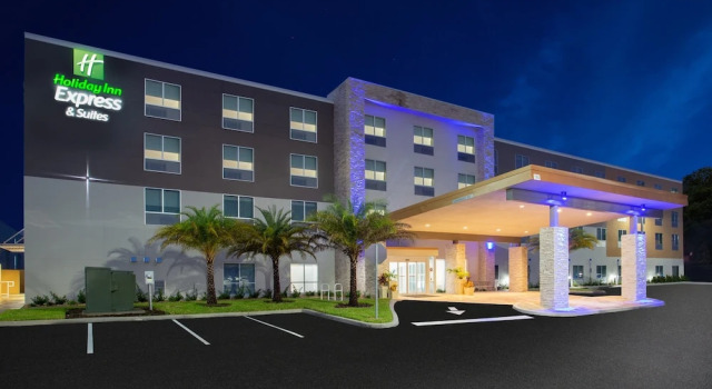 Holiday Inn Express & Suites Deland South by IHG