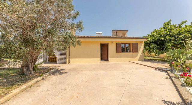 Villa Desideria, Book Villa Cottages in Matino, Cottage