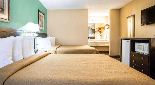 Четырёхместный номер Standard Quality Inn Andrews