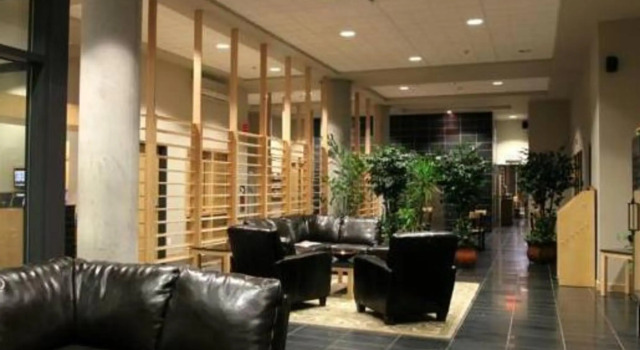 Hotel Le Dauphin Montreal Centre Ville