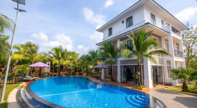 Двухместный номер Deluxe с видом на бассейн Hung Vuong Resort