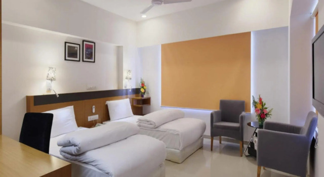 Hi 5 Hotel & Experience, Забронировать Отель Отели Насик 3 звезды, 3*