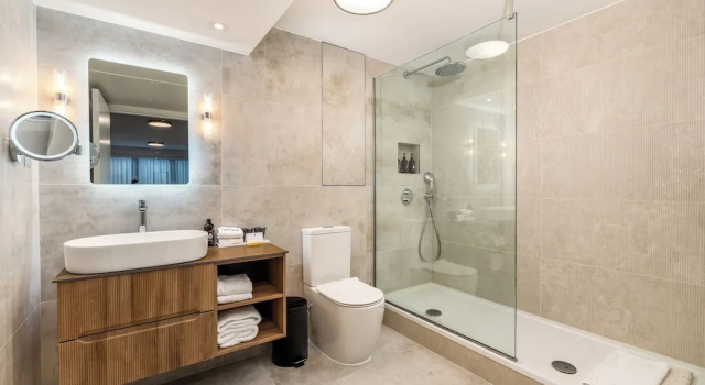 Апартаменты с 3 комнатами с балконом и с видом на город Monarch House - Serviced Apartments - Kensington