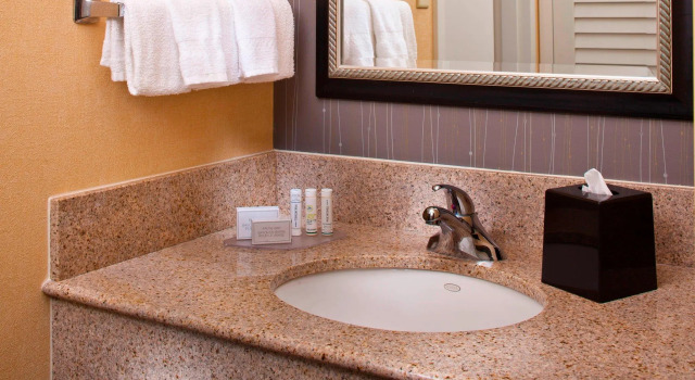 Четырёхместный номер Standard Courtyard by Marriott Memphis Airport
