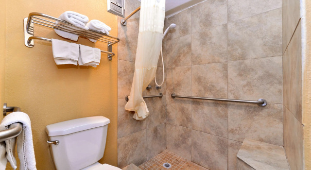 Четырёхместный номер Standard Americas Best Value Inn Schulenburg