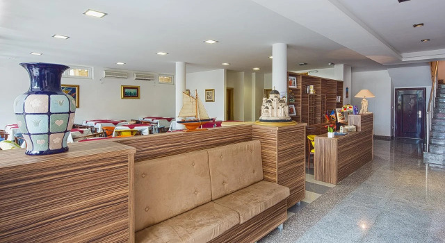 Guesthouse Radjen, Забронировать Отель Отели Свети-Стефан с парковкой, рядом с Пляж Црвена Главица, Парковка