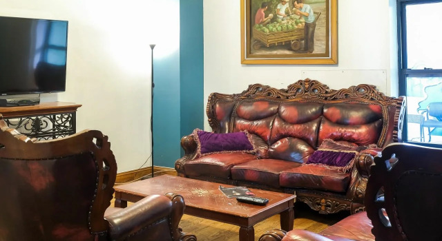 NY Moore Hostel, Забронировать Хостел Отели Бруклина с парковкой, рядом с HHC Community Hospital, Парковка