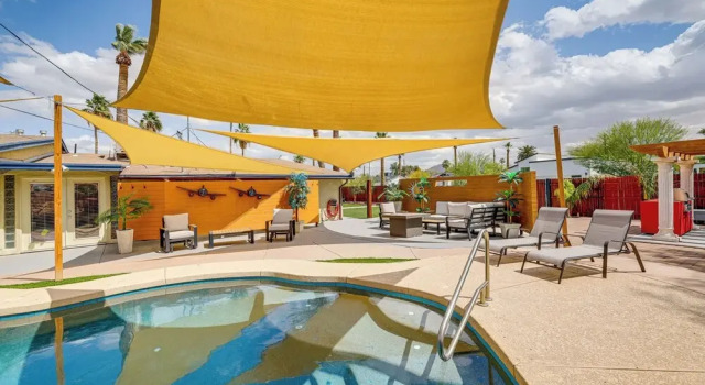 Коттедж 5 Mi to Phoenix Zoo: Poolside Paradise!