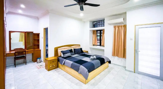 Tupai Mas Semi-D 4BR 2mins to LakeGarden & Zoo, Book Hotel Taiping Perak