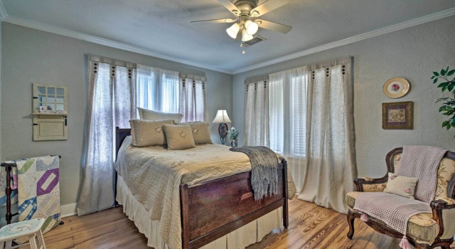 Pet-friendly Brenham Cottage w/ Yard!, Rezerwuj Dom wakacyjny Brenham Teksas