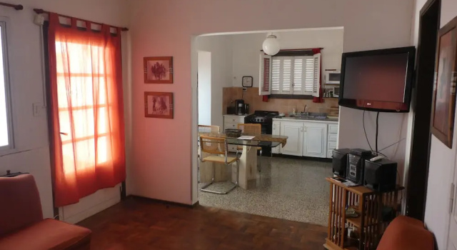 Семейный коттедж с 2 комнатами с видом на парк Departamento-casa muy amplio y céntrico.