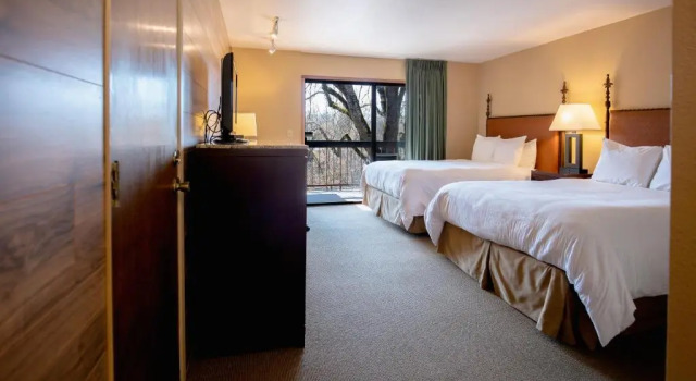 Deluxe firedobbelt værelse med flodudsigt Riverside Inn