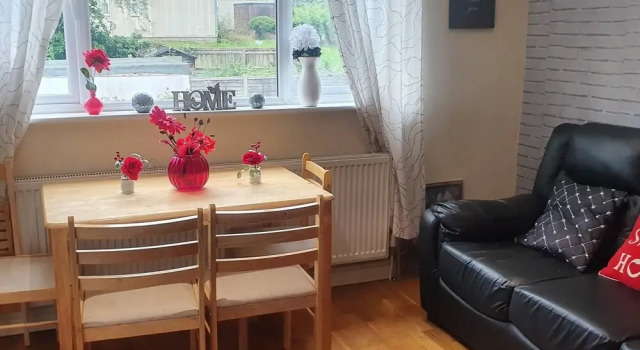 Pretty 4 Double Bedroom Home With 3 Bathrooms