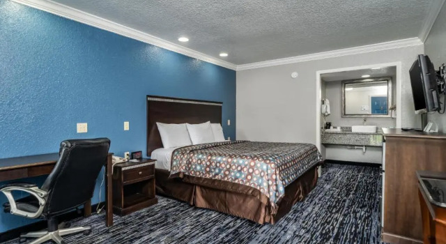 Номер Standard GatorTown Inn