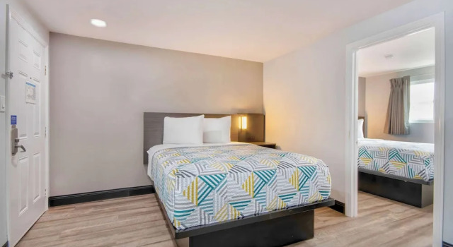 Люкс Deluxe Studio 6 Eureka CA Old Town