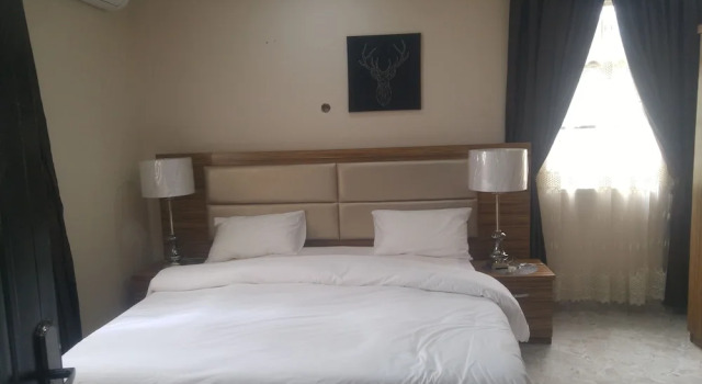 Апартаменты Classic Marshall Hotel Apartments