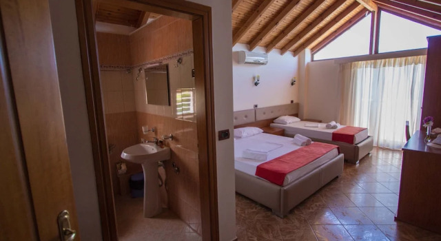 Трёхместный номер Standard с балконом и с видом на море Paradise Lukova Hotel
