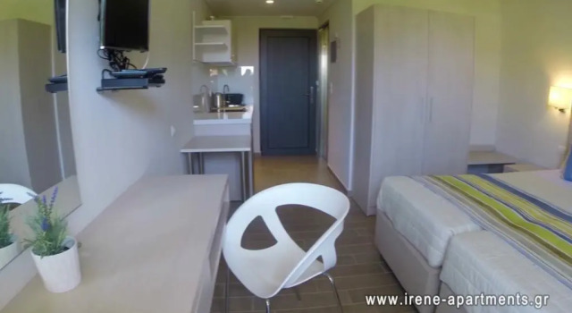 Кровать в общем номере с 2 комнатами Irene Apartments