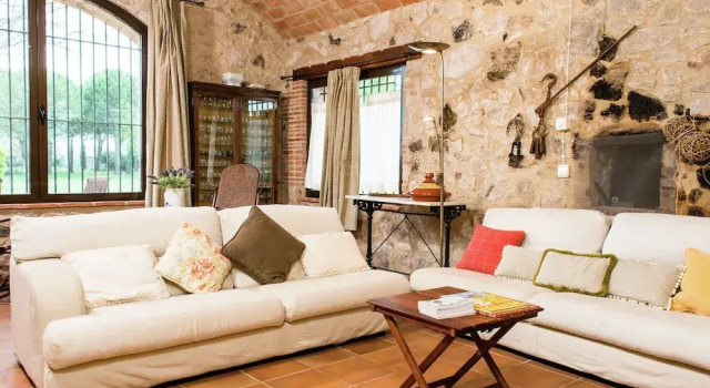 Large Farmhouse with Private Pool & Large Garden near Beach