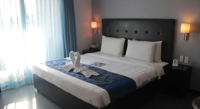 Двухместный номер Deluxe с балконом Sun Plaza Subic
