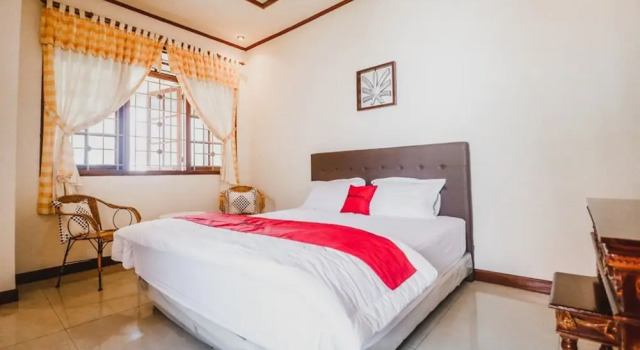 Standart oda RedDoorz Syariah near Gelora Delta Sidoarjo