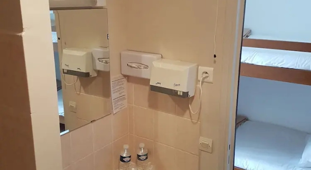 Четырёхместный семейный номер Standard Цокольный этаж Hôtel Les Gabarres