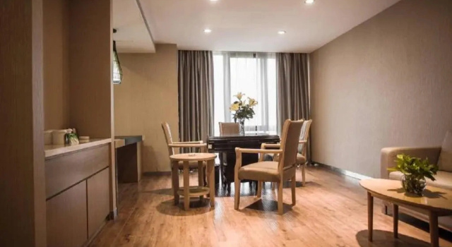 Четырёхместный люкс Deluxe GreenTree Inn Taizhou Dongfeng Road