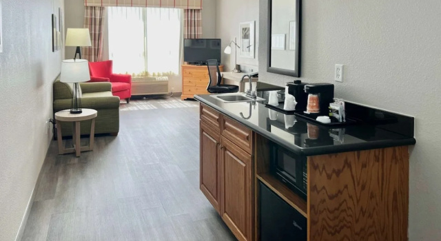 Люкс Premium c 1 комнатой Country Inn & Suites by Radisson, Tucson Airport, AZ