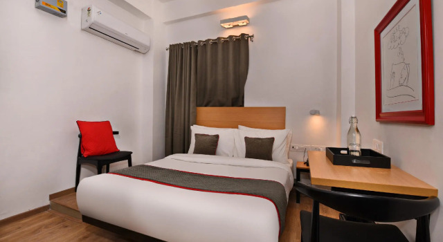 OYO Townhouse 244 Munshipuliya, Забронировать Отель Отели Hasanganj 3 звезды, 3*