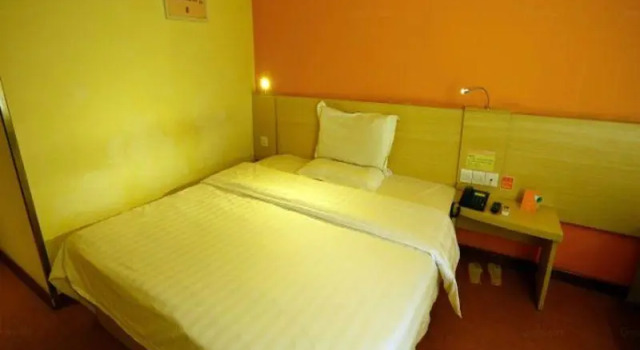 Номер Standard 7Days Inn Xichang Hangtian Avenue Jixiang Road